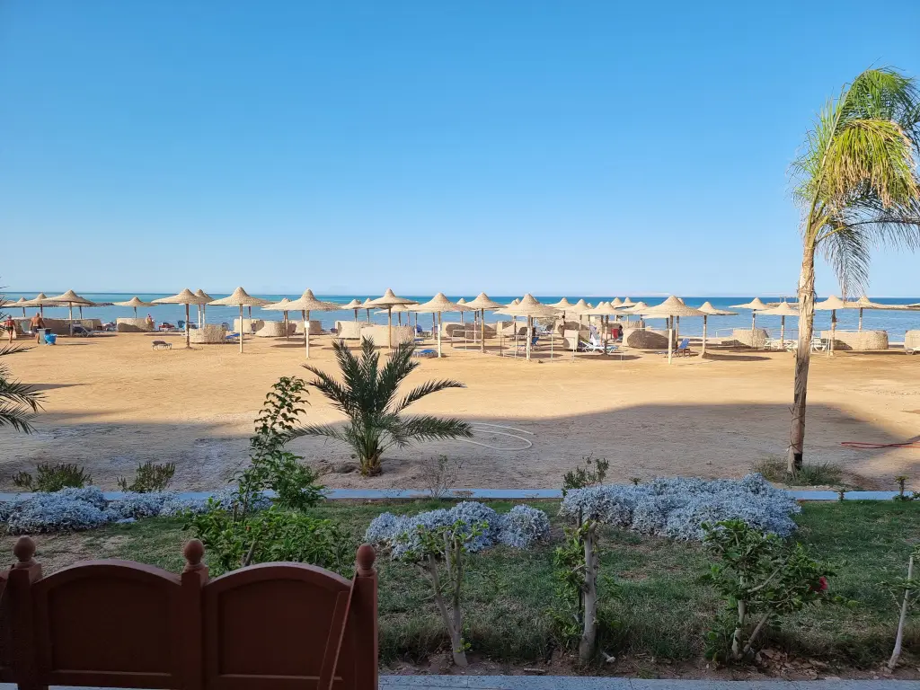 1-Schlafzimmer-Wohnung mit Privatstrand im Turtles Beach Resort — Turtles Beach Al Ahyaa