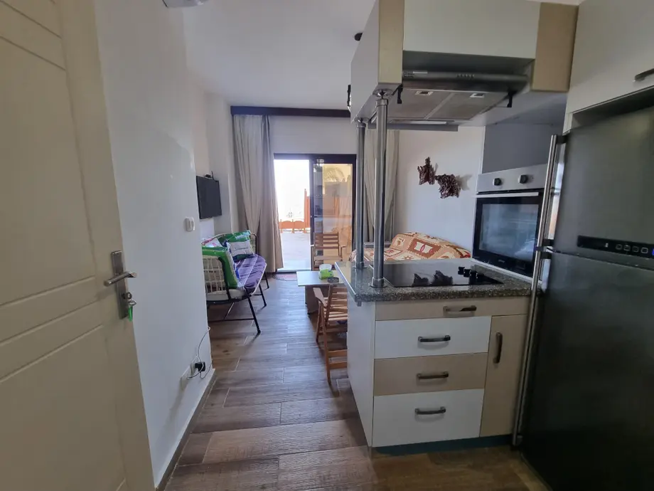 1-bedroom apartment with private beach access in Turtles Beach Resort — Turtles Beach Al Ahyaa