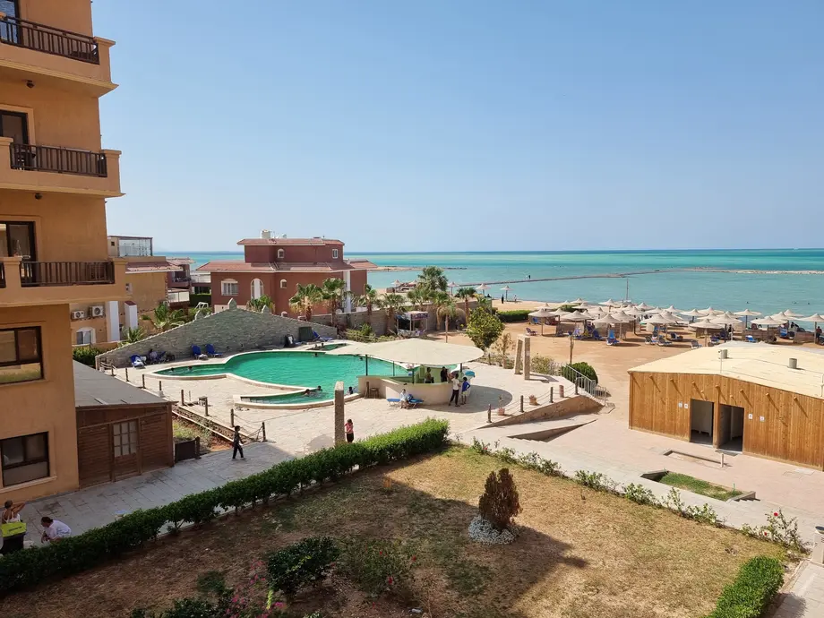 Turtles Beach Resort - Apartment mit 2 Schlafzimmern direkt am Strand — Turtles Beach Al Ahyaa