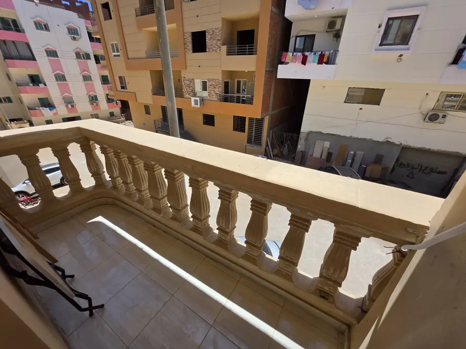 Частично меблированная квартира с 2 спальнями в районе Arabia, Хургада — Arabia residential building Arabia